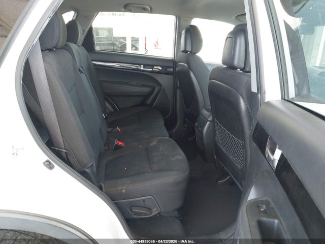 5XYKT3A63FG629551 KIA SORENTO LX