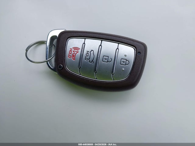 Продажа на аукционе авто 2017 Hyundai Elantra Limited, vin: KMHD84LFXHU263677, номер лота: 44939089