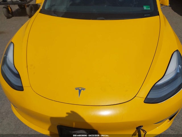 44939096 :رقم المزاد ، 5YJ3E1EA9LF598004 vin ، 2020 Tesla Model 3 مزاد بيع