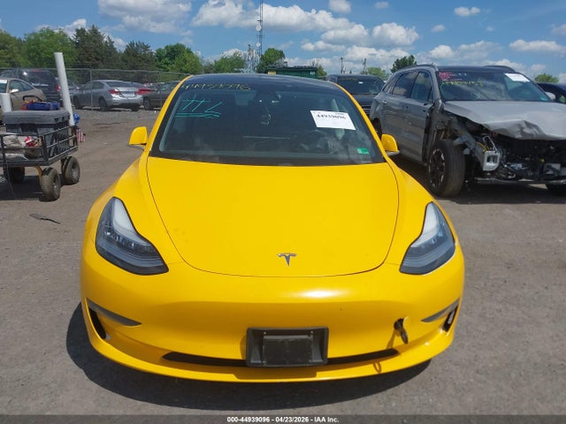 44939096 :رقم المزاد ، 5YJ3E1EA9LF598004 vin ، 2020 Tesla Model 3 مزاد بيع