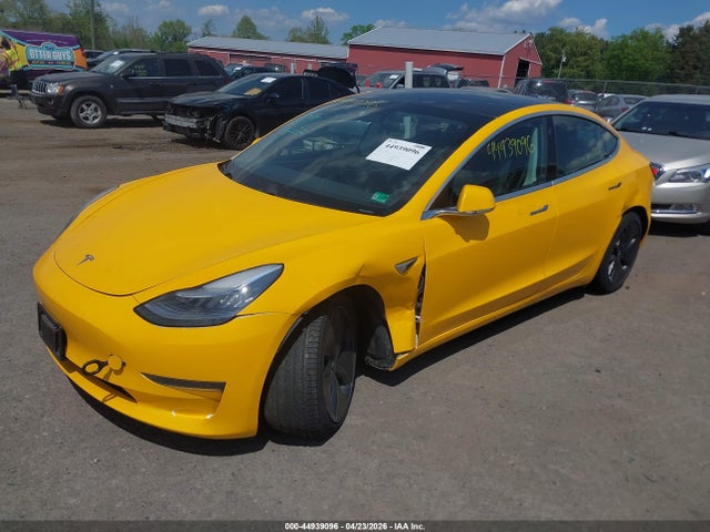 44939096 :رقم المزاد ، 5YJ3E1EA9LF598004 vin ، 2020 Tesla Model 3 مزاد بيع