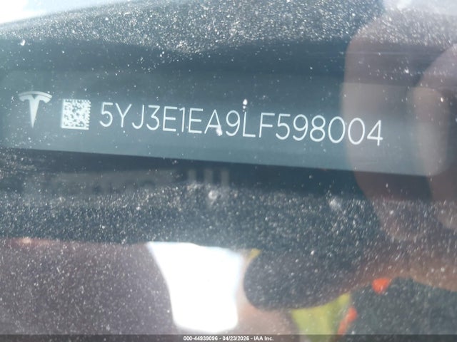 44939096 :رقم المزاد ، 5YJ3E1EA9LF598004 vin ، 2020 Tesla Model 3 مزاد بيع