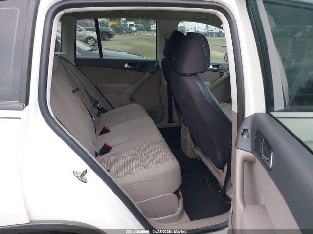44939099 :رقم المزاد ، WVGBV7AX9AW532422 vin ، 2010 Volkswagen Tiguan S مزاد بيع