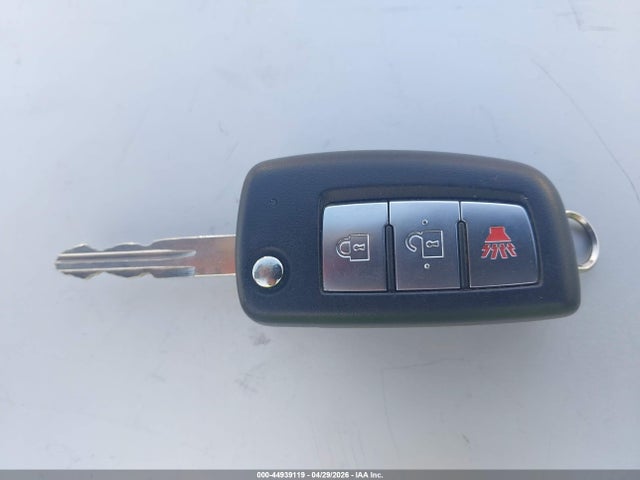 44939119 :رقم المزاد ، 5N1AT2ML0FC778572 vin ، 2015 Nissan Rogue S مزاد بيع