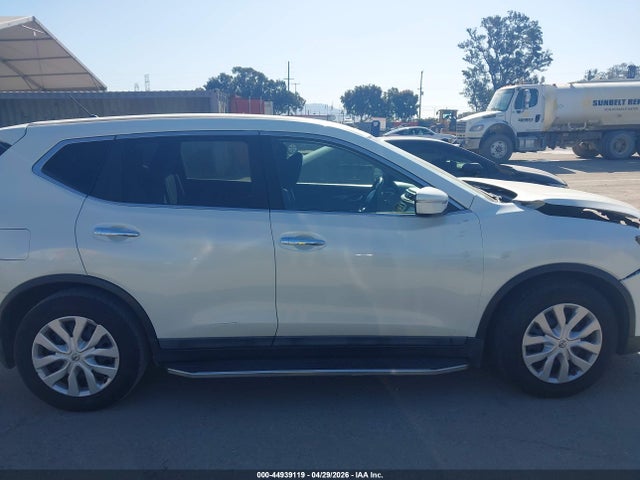 44939119 :رقم المزاد ، 5N1AT2ML0FC778572 vin ، 2015 Nissan Rogue S مزاد بيع