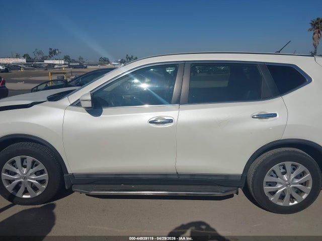 44939119 :رقم المزاد ، 5N1AT2ML0FC778572 vin ، 2015 Nissan Rogue S مزاد بيع