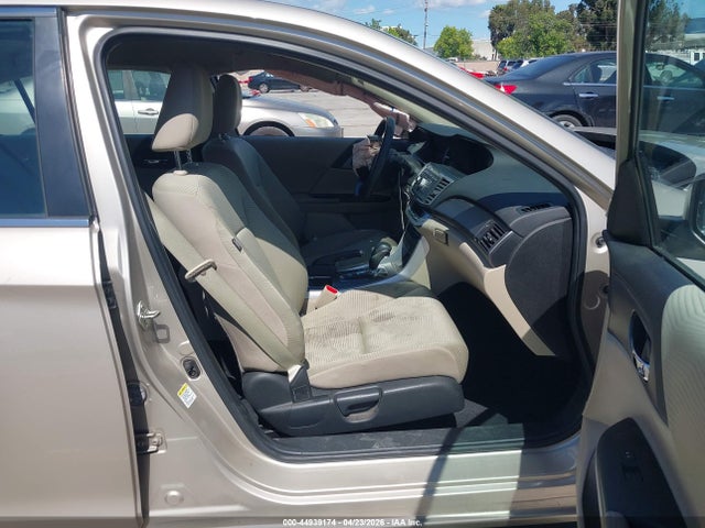 44939174 :رقم المزاد ، 1HGCR2F32FA248688 vin ، 2015 Honda Accord Lx مزاد بيع