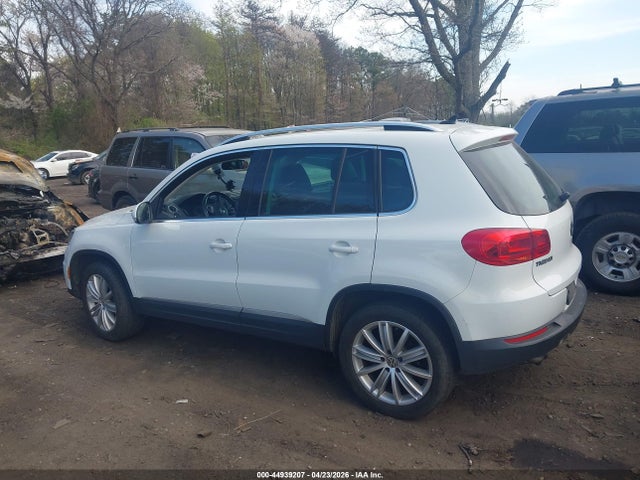 2014 Volkswagen Tiguan Sel მანქანა იყიდება აუქციონზე, vin: WVGBV3AX7EW623509, აუქციონის ნომერი: 44939207