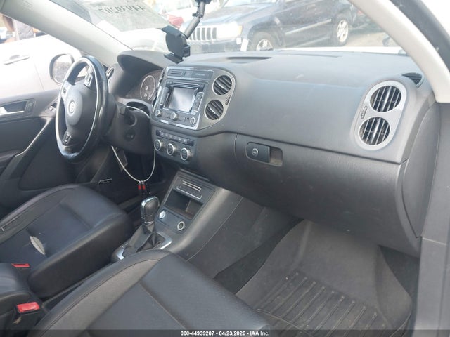 2014 Volkswagen Tiguan Sel მანქანა იყიდება აუქციონზე, vin: WVGBV3AX7EW623509, აუქციონის ნომერი: 44939207