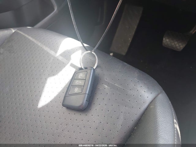 44939216 :رقم المزاد ، 3VWE57BU4KM035475 vin ، 2019 Volkswagen Jetta 1.4t Sel مزاد بيع
