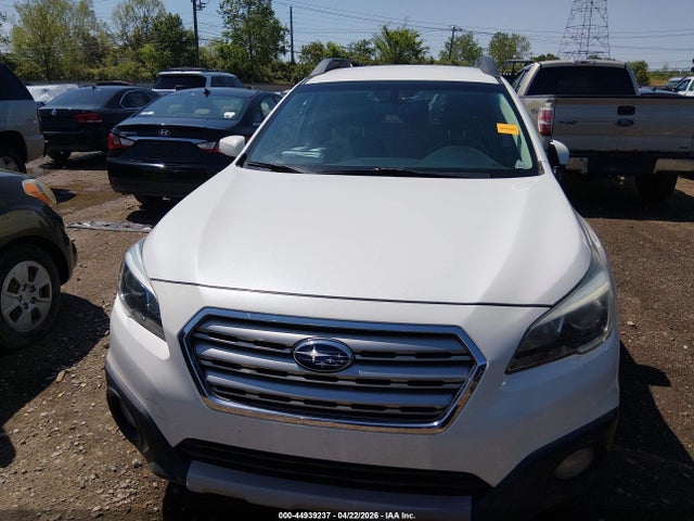 44939237 :رقم المزاد ، 4S4BSBJC2F3275976 vin ، 2015 Subaru Outback 2.5i Limited مزاد بيع