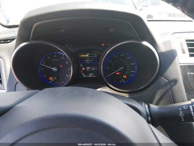 44939237 :رقم المزاد ، 4S4BSBJC2F3275976 vin ، 2015 Subaru Outback 2.5i Limited مزاد بيع