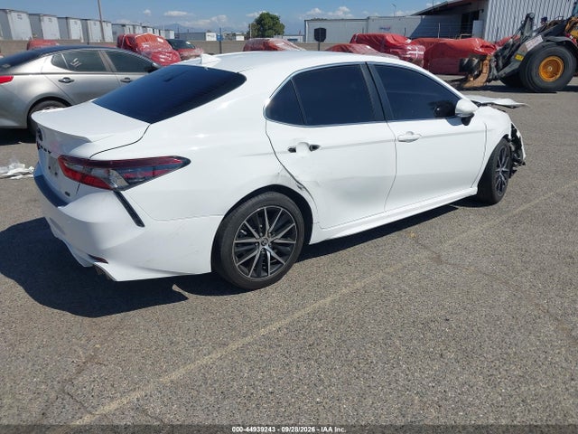 2024 Toyota Camry Se მანქანა იყიდება აუქციონზე, vin: 4T1G11AK8RU847612, აუქციონის ნომერი: 44939243