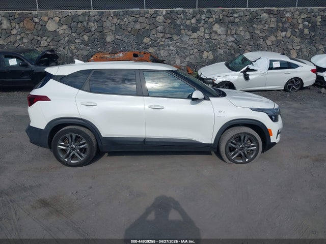 44939255 :رقم المزاد ، KNDEPCAA2N7335026 vin ، 2022 Kia Seltos Lx مزاد بيع