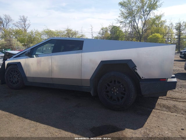 44939379 :رقم المزاد ، 7G2CEHEE1RA012409 vin ، 2024 Tesla Cybertruck Cyberbeast مزاد بيع