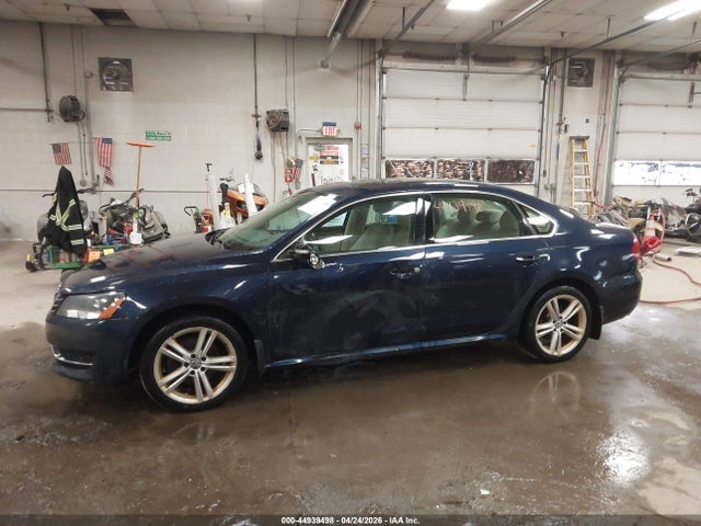 2015 Volkswagen Passat 2.0l Tdi Se მანქანა იყიდება აუქციონზე, vin: 1VWBV7A31FC048736, აუქციონის ნომერი: 44939498