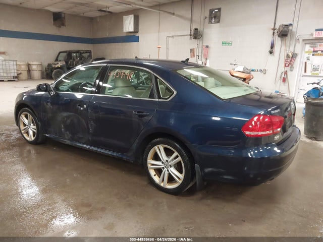 2015 Volkswagen Passat 2.0l Tdi Se მანქანა იყიდება აუქციონზე, vin: 1VWBV7A31FC048736, აუქციონის ნომერი: 44939498
