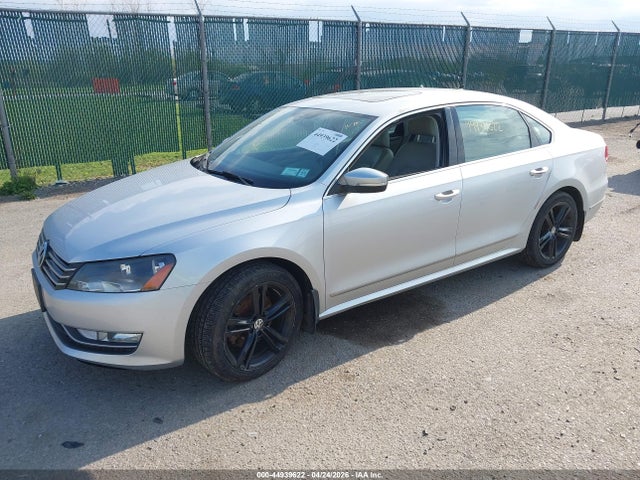 2015 Volkswagen Passat 1.8t Se მანქანა იყიდება აუქციონზე, vin: 1VWBT7A30FC052511, აუქციონის ნომერი: 44939622