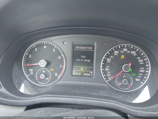 2015 Volkswagen Passat 1.8t Se მანქანა იყიდება აუქციონზე, vin: 1VWBT7A30FC052511, აუქციონის ნომერი: 44939622