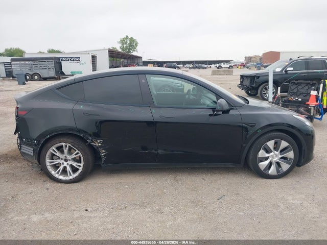 Продаж на аукціоні авто 2021 Tesla Model Y Standard Range Rear-wheel Drive, vin: 5YJYGDED6MF163096, номер лоту: 44939655