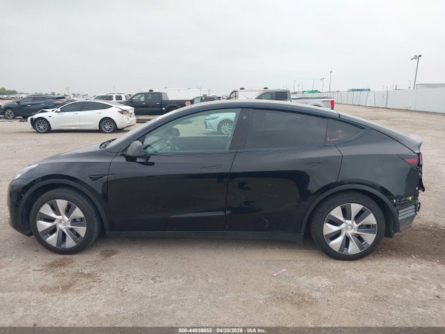 Продаж на аукціоні авто 2021 Tesla Model Y Standard Range Rear-wheel Drive, vin: 5YJYGDED6MF163096, номер лоту: 44939655