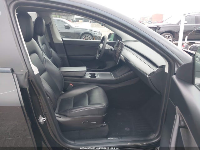 Продаж на аукціоні авто 2021 Tesla Model Y Standard Range Rear-wheel Drive, vin: 5YJYGDED6MF163096, номер лоту: 44939655