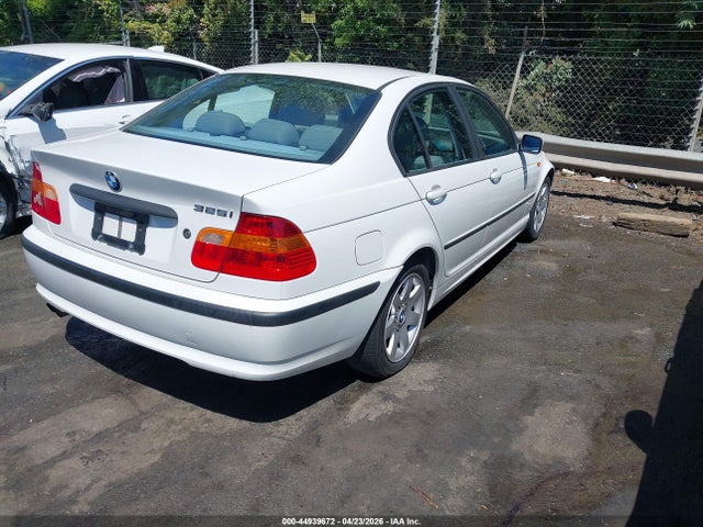 2003 Bmw 325i მანქანა იყიდება აუქციონზე, vin: WBAEV33433KL80769, აუქციონის ნომერი: 44939672