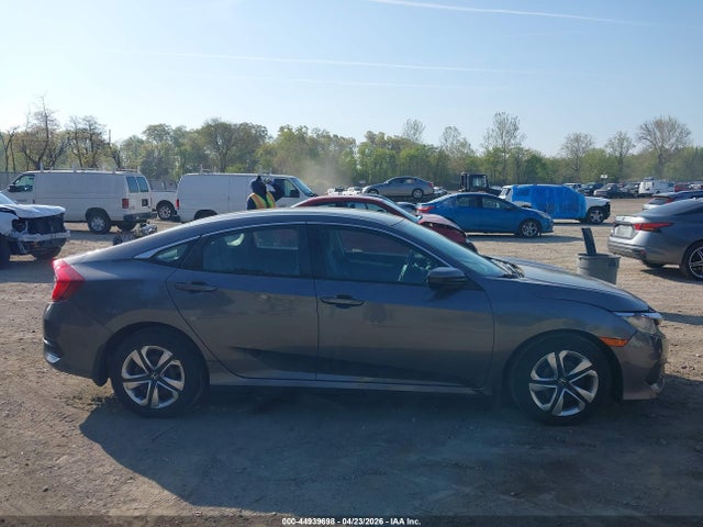 Aukcja sprzedaży 2018 Honda Civic Lx, vin: 2HGFC2F55JH596012, numer aukcji: 44939698
