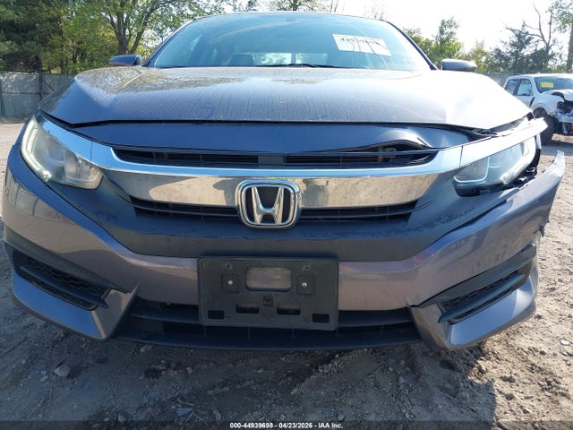 Aukcja sprzedaży 2018 Honda Civic Lx, vin: 2HGFC2F55JH596012, numer aukcji: 44939698