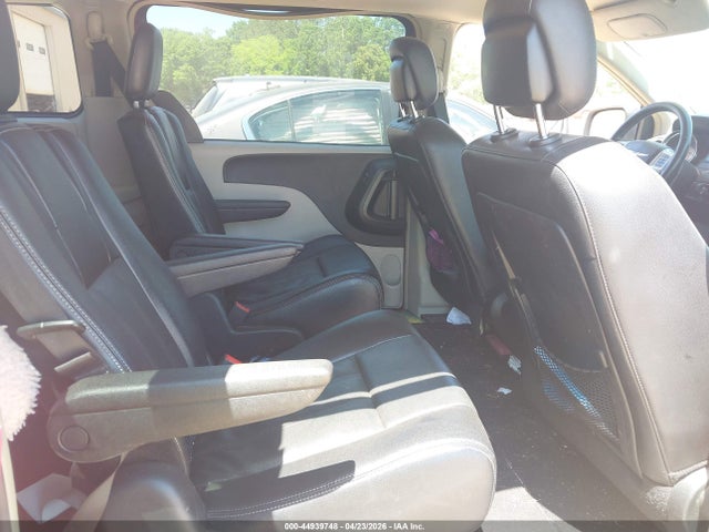 44939748 :رقم المزاد ، 2C4RC1BG3FR537667 vin ، 2015 Chrysler Town & Country Touring مزاد بيع