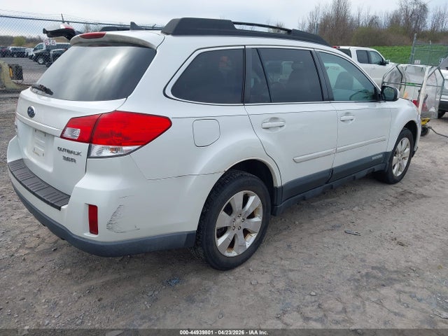 44939801 :رقم المزاد ، 4S4BRDKC2B2414249 vin ، 2011 Subaru Outback 3.6r Limited مزاد بيع