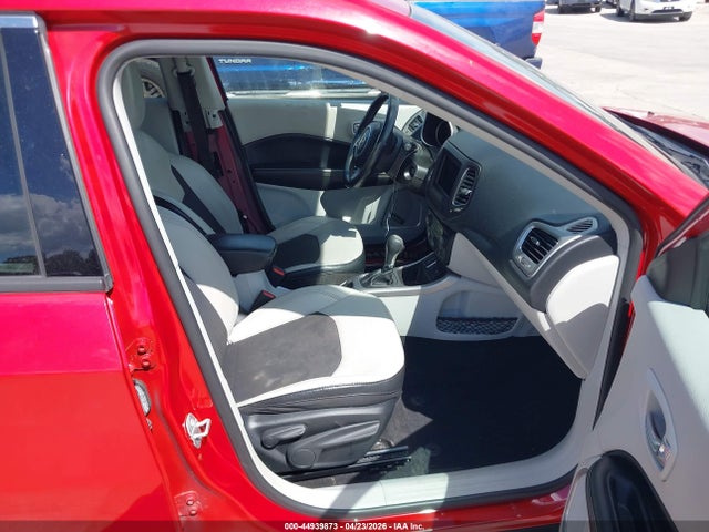 44939873 :رقم المزاد ، 3C4NJCBB8KT685714 vin ، 2019 Jeep Compass Sun And Wheel Fwd مزاد بيع