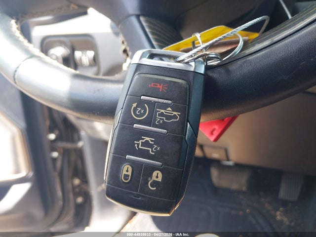 44939933 :رقم المزاد ، 1C6SRFHT1LN224022 vin ، 2020 Ram 1500 مزاد بيع