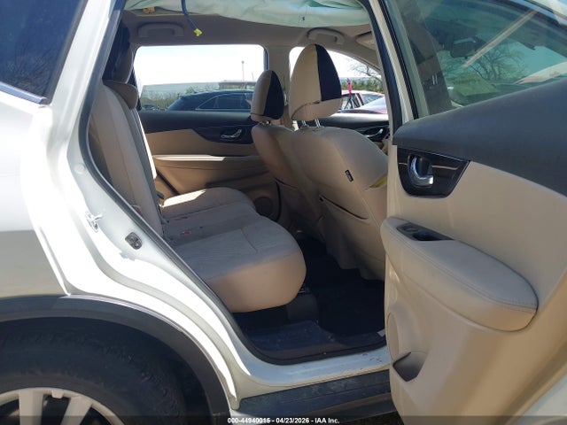 Продажа на аукционе авто 2017 Nissan Rogue Sv, vin: KNMAT2MT8HP511437, номер лота: 44940015