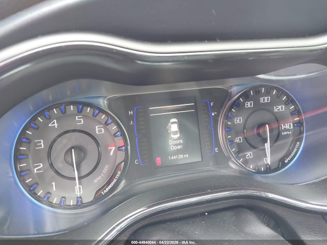 2015 Chrysler 200 S მანქანა იყიდება აუქციონზე, vin: 1C3CCCBG1FN518134, აუქციონის ნომერი: 44940044