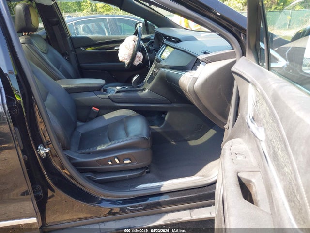 Продажа на аукционе авто 2021 Cadillac Xt5 Awd Premium Luxury, vin: 1GYKNDRS0MZ211782, номер лота: 44940049