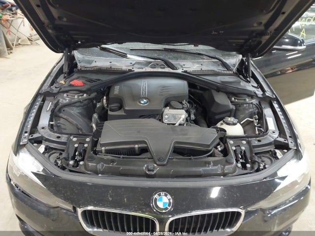 Продаж на аукціоні авто 2016 Bmw 320i Xdrive, vin: WBA8E5G51GNT40058, номер лоту: 44940064