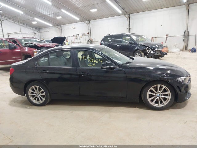 Продаж на аукціоні авто 2016 Bmw 320i Xdrive, vin: WBA8E5G51GNT40058, номер лоту: 44940064