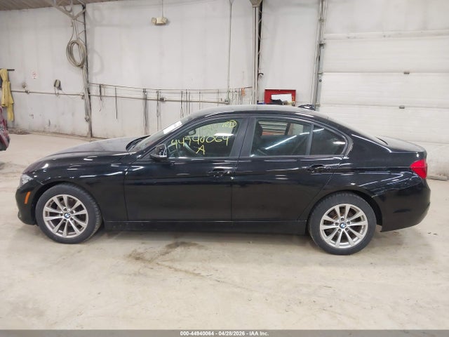 Продаж на аукціоні авто 2016 Bmw 320i Xdrive, vin: WBA8E5G51GNT40058, номер лоту: 44940064
