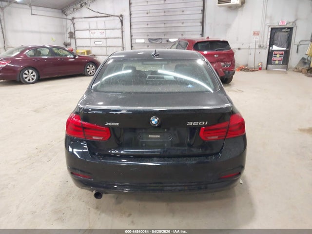 Продаж на аукціоні авто 2016 Bmw 320i Xdrive, vin: WBA8E5G51GNT40058, номер лоту: 44940064