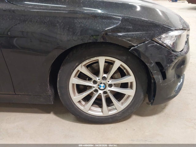 Продаж на аукціоні авто 2016 Bmw 320i Xdrive, vin: WBA8E5G51GNT40058, номер лоту: 44940064