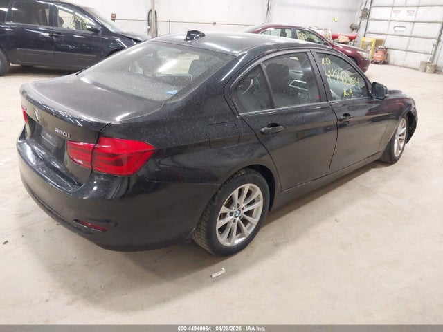 Продаж на аукціоні авто 2016 Bmw 320i Xdrive, vin: WBA8E5G51GNT40058, номер лоту: 44940064
