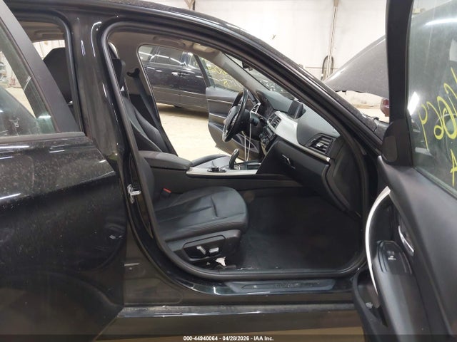 Продаж на аукціоні авто 2016 Bmw 320i Xdrive, vin: WBA8E5G51GNT40058, номер лоту: 44940064