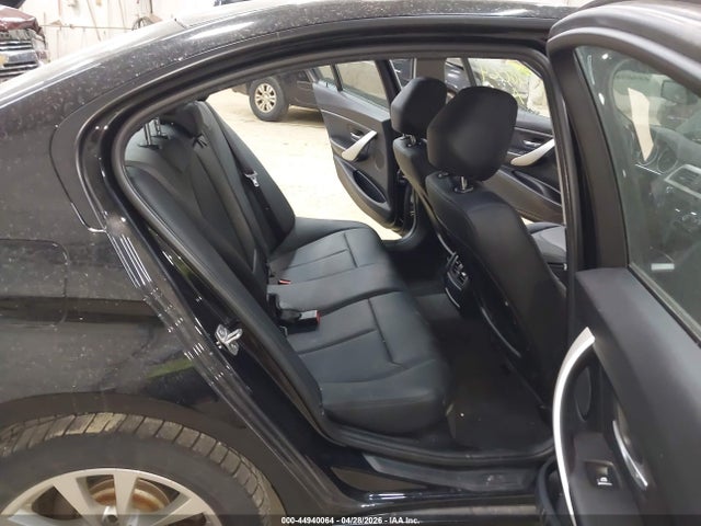 Продаж на аукціоні авто 2016 Bmw 320i Xdrive, vin: WBA8E5G51GNT40058, номер лоту: 44940064