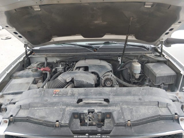 44940082 :رقم المزاد ، 1GNUKJE33AR268971 vin ، 2010 Chevrolet Suburban 1500 Lt1 مزاد بيع
