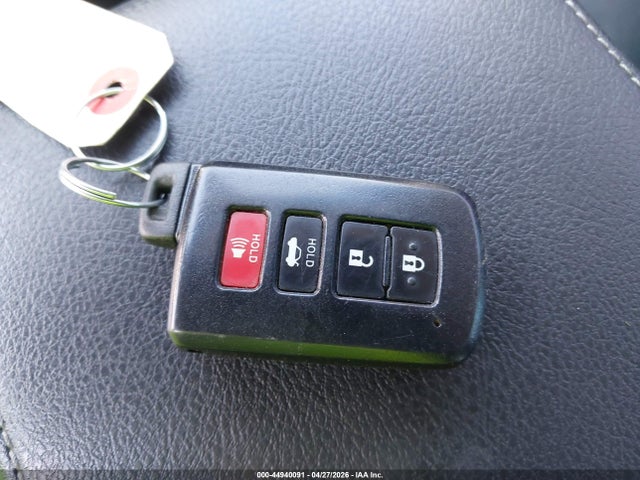 44940091 :رقم المزاد ، 4T1BK1FK5HU583859 vin ، 2017 Toyota Camry Xle V6 مزاد بيع