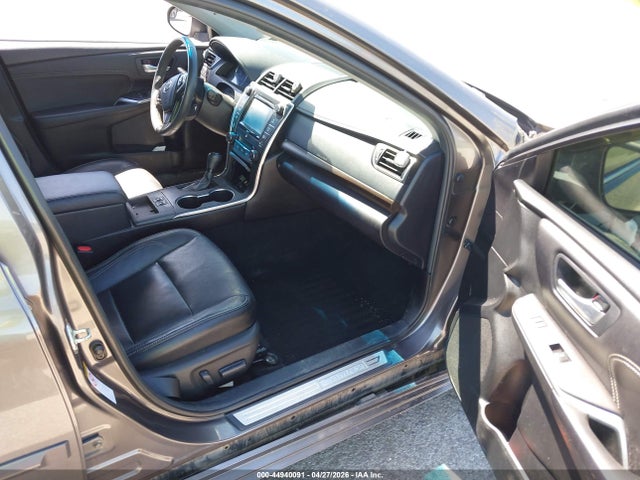 44940091 :رقم المزاد ، 4T1BK1FK5HU583859 vin ، 2017 Toyota Camry Xle V6 مزاد بيع