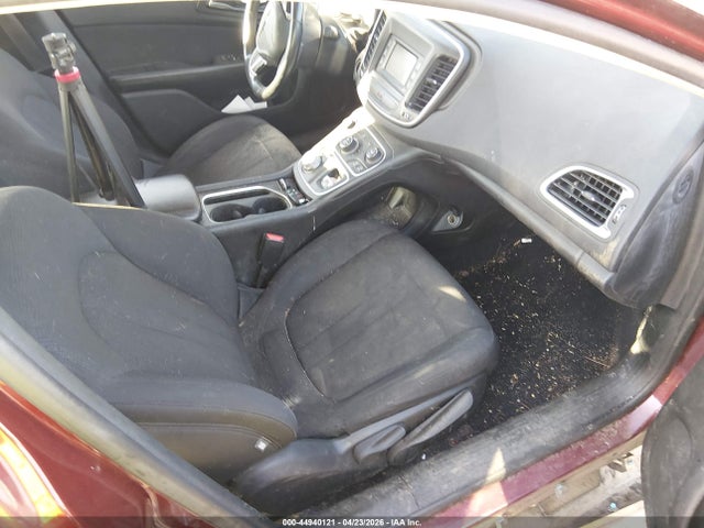 2015 Chrysler 200 Limited მანქანა იყიდება აუქციონზე, vin: 1C3CCCAB6FN625959, აუქციონის ნომერი: 44940121
