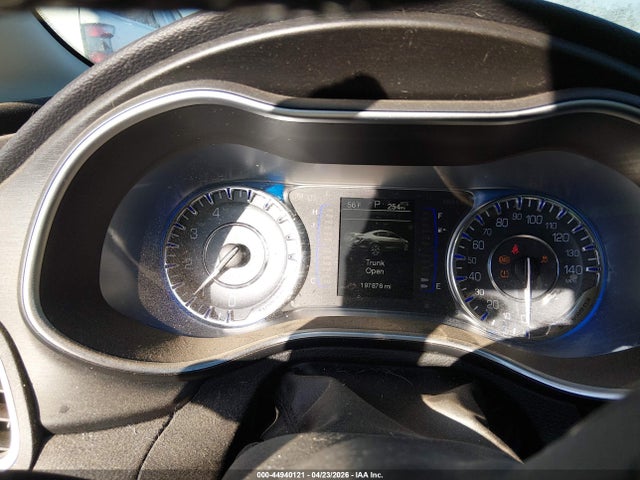 2015 Chrysler 200 Limited მანქანა იყიდება აუქციონზე, vin: 1C3CCCAB6FN625959, აუქციონის ნომერი: 44940121