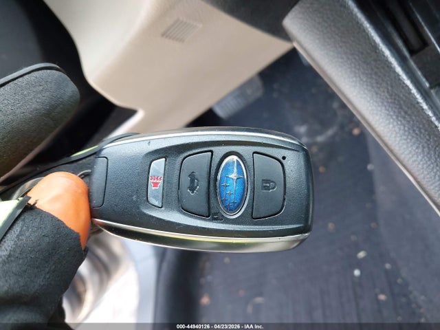 44940126 :رقم المزاد ، 4S4BSAKCXH3223734 vin ، 2017 Subaru Outback 2.5i Limited مزاد بيع